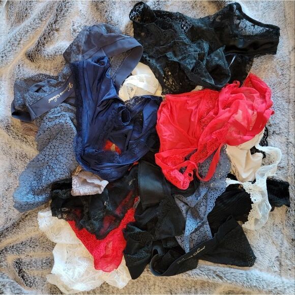 NWOT Victoria's Secret 3-Panty MYSTERY BUNDLE - Picture 1 of 4